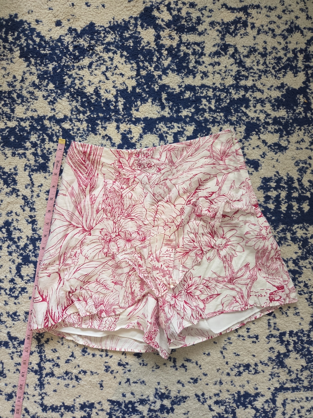 Express High Waist Floral Print Shorts - White & Pink - Picture 4 of 4